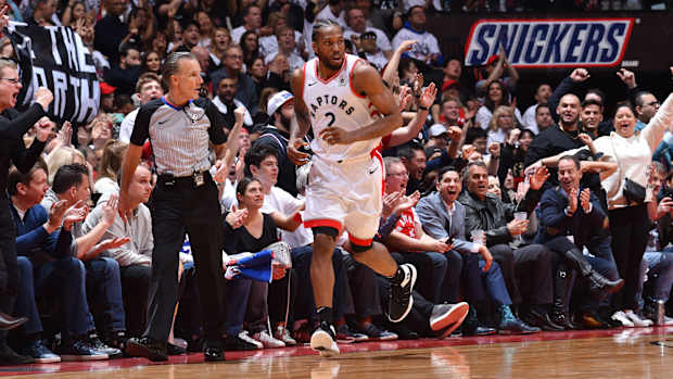 kawhi_leonard_raptors_sixers_.jpg